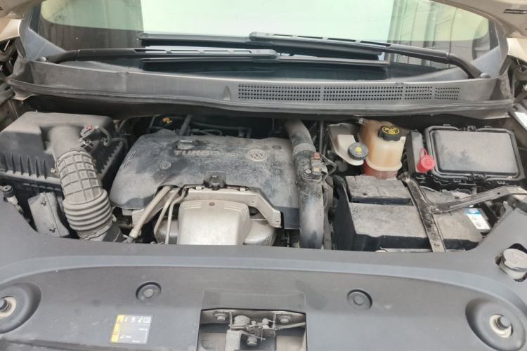 Used Buick GL8 2017 ES 28T Luxury Model China V Standard Engine Bay