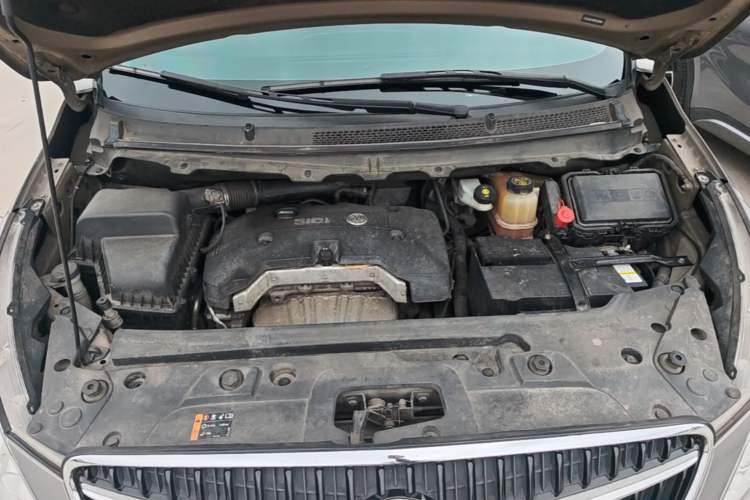 Used Buick GL8 2017 25S Prestige Version China V Standard Engine Bay