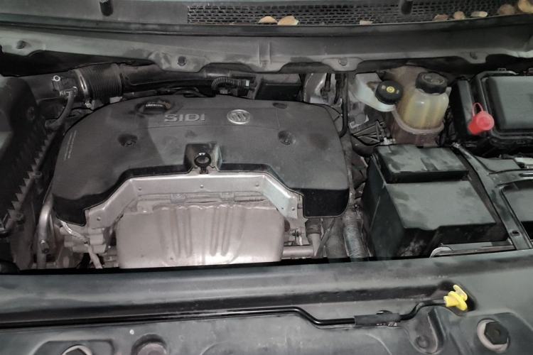 Used Buick GL8 2017 25S Prestige Version China V Standard Engine Bay