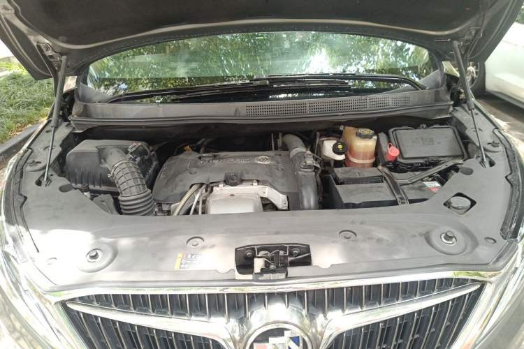 Used Buick GL8 2017 ES 28T Luxury Model China V Standard Engine Bay
