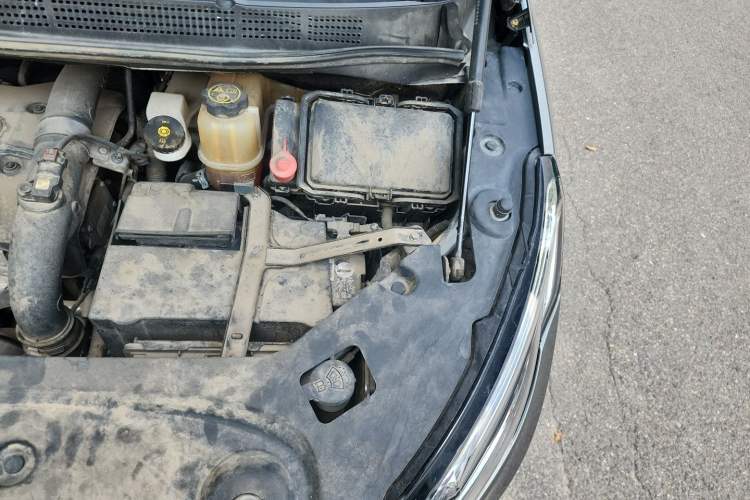 Used Buick GL8 2017 ES 28T Luxury Model China V Standard Engine Bay Left