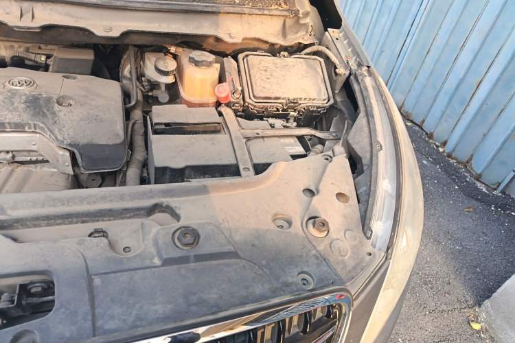 Used Buick GL8 2017 25S Prestige Version China V Standard Engine Bay Left