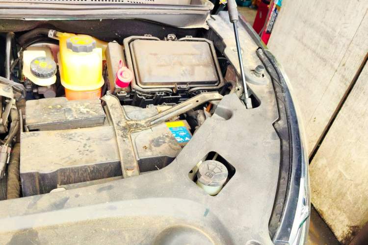 Used Buick GL8 2017 ES 28T Flagship Model China V Standard Engine Bay Left