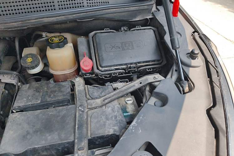 Used Buick GL8 2017 ES 28T Comfort Model China V Standard Engine Bay Left