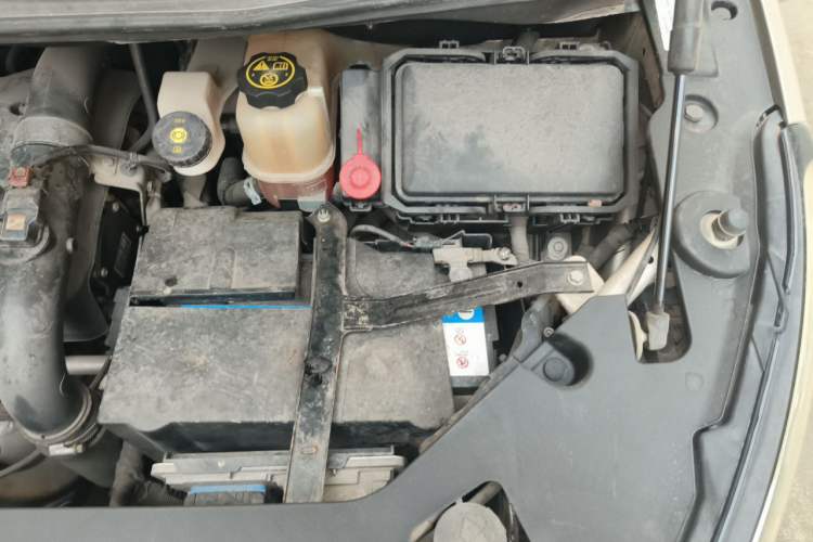 Used Buick GL8 2017 ES 28T Luxury Model China V Standard Engine Bay Left