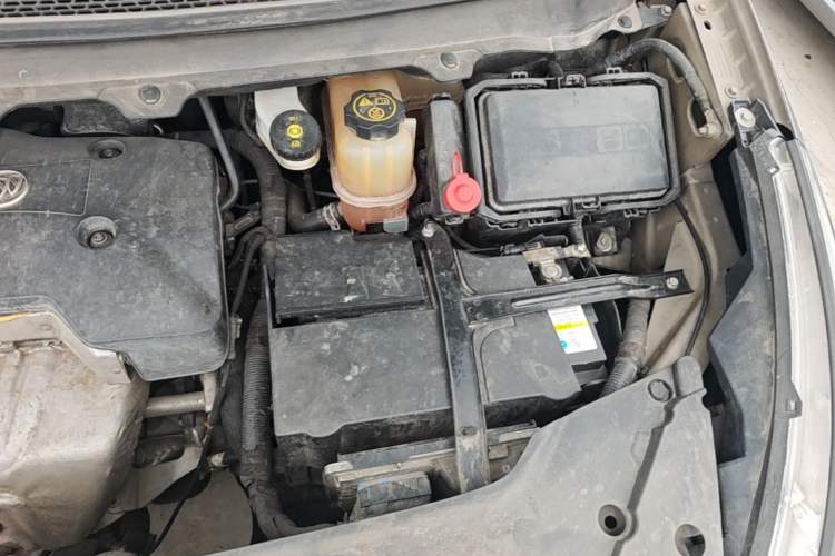 Used Buick GL8 2017 25S Prestige Version China V Standard Engine Bay Left
