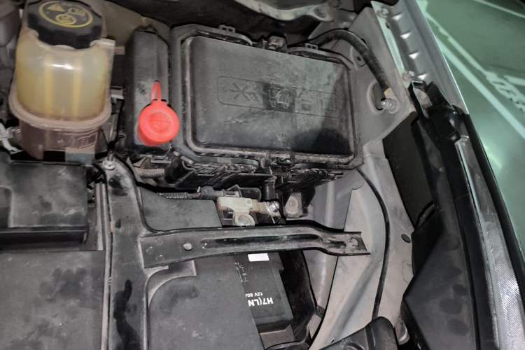 Used Buick GL8 2017 25S Prestige Version China V Standard Engine Bay Left