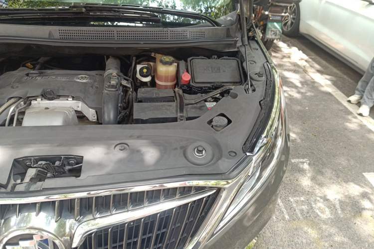 Used Buick GL8 2017 ES 28T Luxury Model China V Standard Engine Bay Left