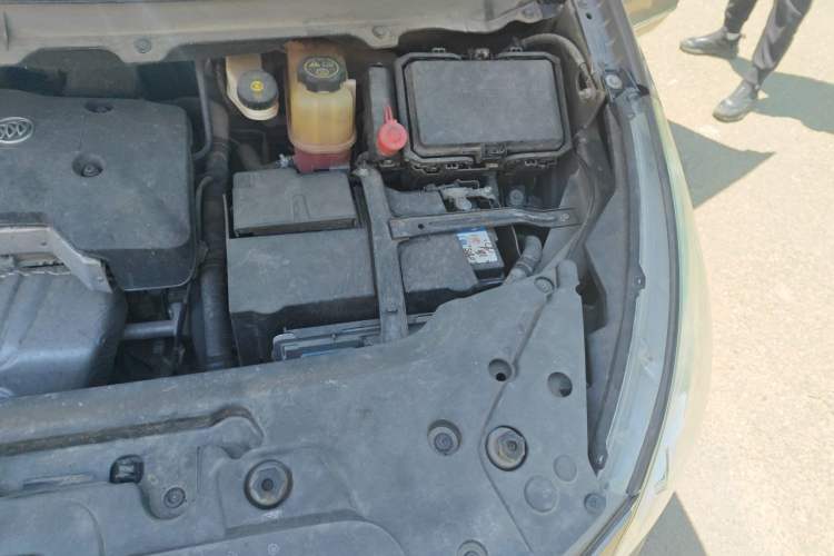 Used Buick GL8 2017 25S Prestige Version China V Standard Engine Bay Left