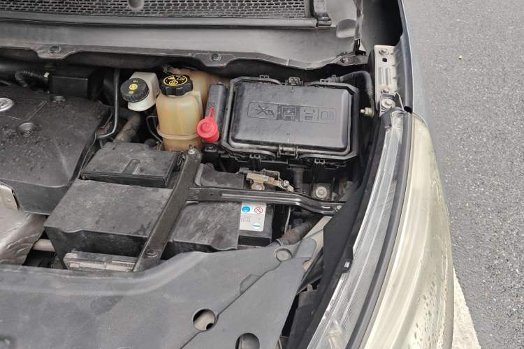 Used Buick GL8 2017 25S Luxury Version China V Standard Engine Bay Left