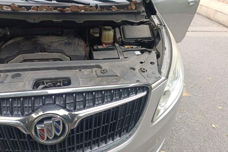 Used Buick GL8 2017 25S Comfort Version China V Standard Engine Bay Left
