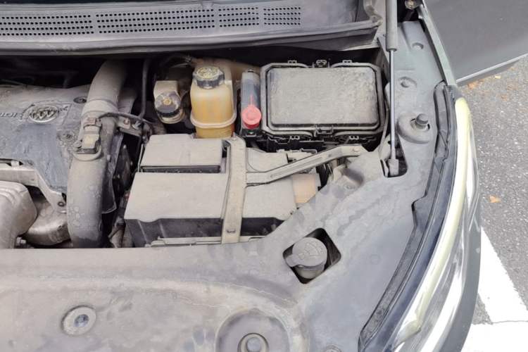 Used Buick GL8 2017 ES 28T Flagship Model China V Standard Engine Bay Left