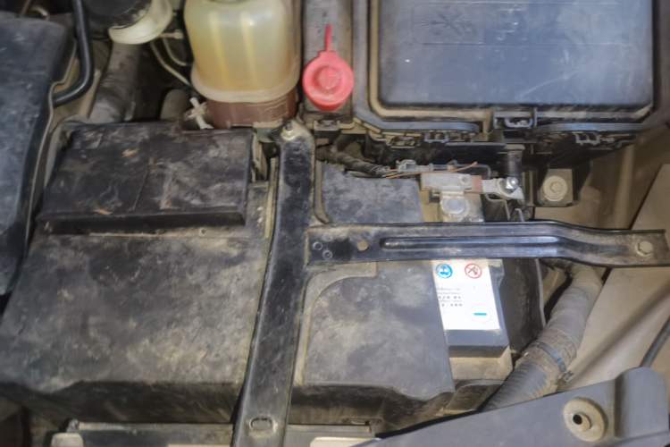Used Buick GL8 2017 25S Luxury Version China V Standard Engine Bay Left