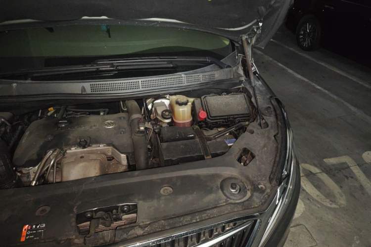 Used Buick GL8 2017 ES 28T Luxury Model China V Standard Engine Bay Left