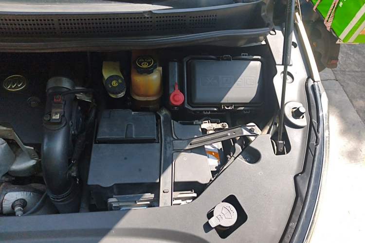Used Buick GL8 2017 ES 28T Comfort Model China V Standard Engine Bay Left