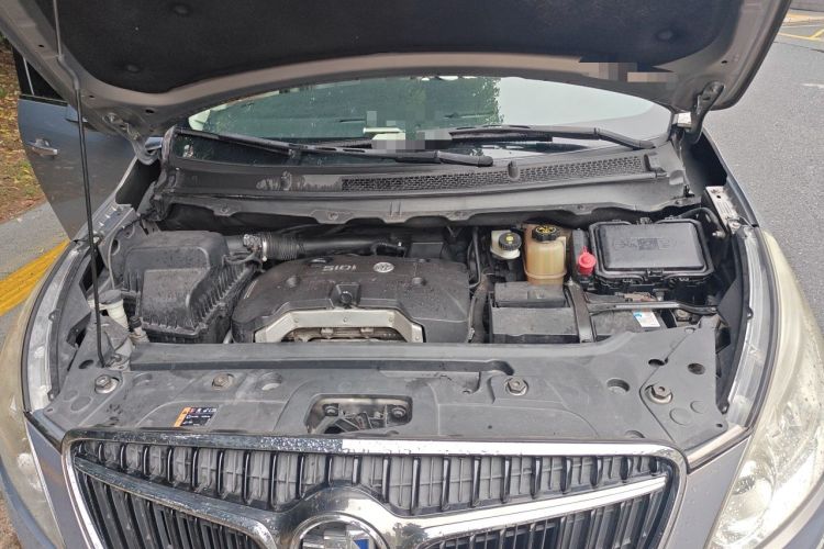 Used Buick GL8 2017 25S Luxury Version China V Standard Engine Bay