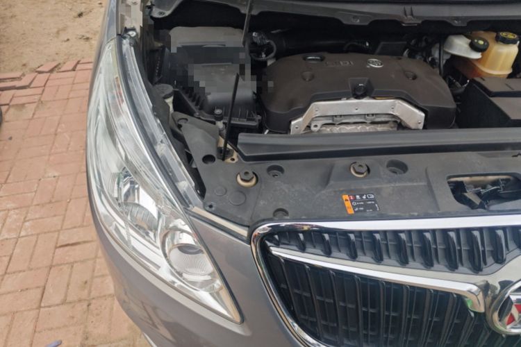 Used Buick GL8 2017 25S Comfort Version China V Standard Engine Bay Right