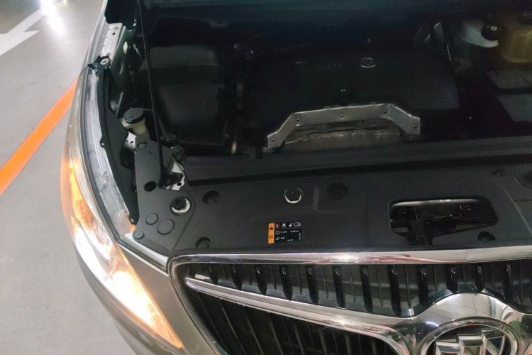 Used Buick GL8 2017 25S Luxury Version China V Standard Engine Bay Right