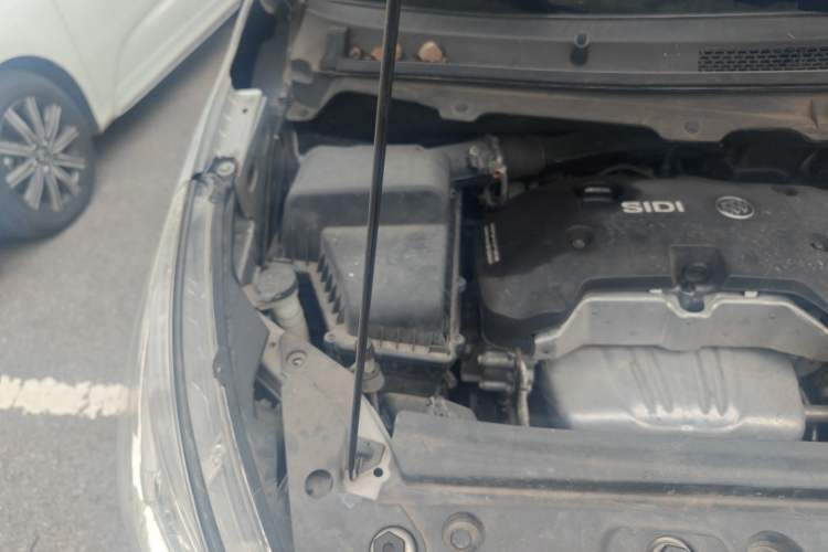 Used Buick GL8 2017 25S Prestige Version China V Standard Engine Bay Right