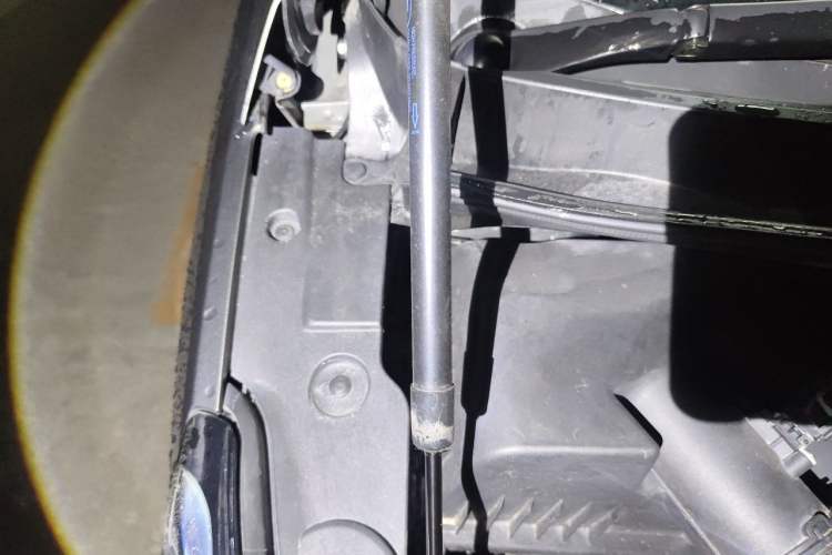 Used Buick GL8 2017 ES 28T Comfort Model China V Standard Engine Bay Right