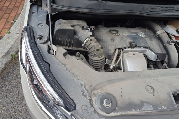 Used Buick GL8 2017 ES 28T Flagship Model China V Standard Engine Bay Right