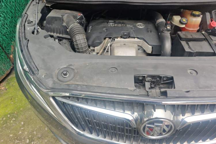 Used Buick GL8 2017 ES 28T Premium Version China V Standard Engine Bay Right