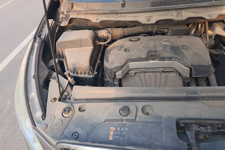 Used Buick GL8 2017 25S Prestige Version China V Standard Engine Bay Right
