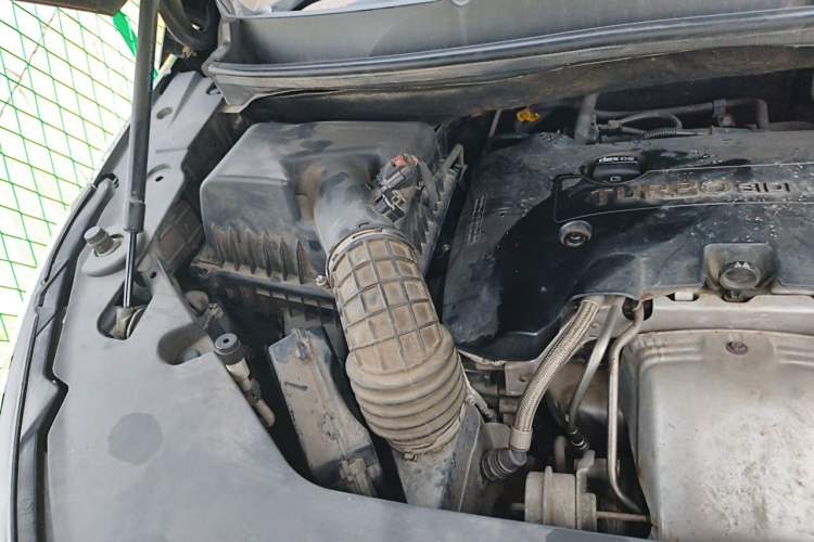 Used Buick GL8 2017 ES 28T Comfort Model China V Standard Engine Bay Right
