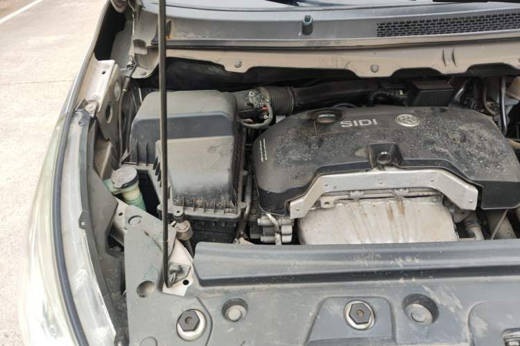 Used Buick GL8 2017 25S Prestige Version China V Standard Engine Bay Right