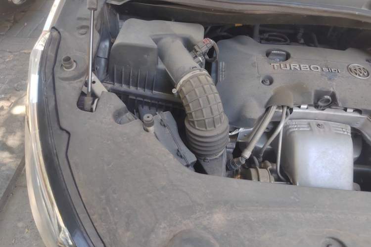 Used Buick GL8 2017 ES 28T Luxury Model China V Standard Engine Bay Right
