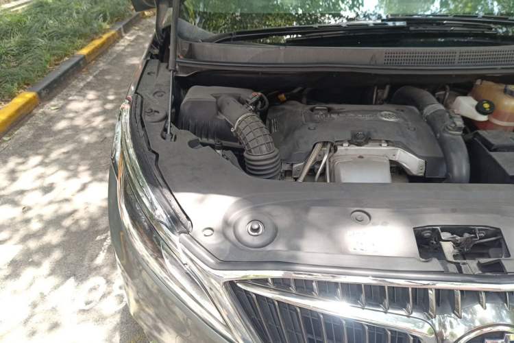 Used Buick GL8 2017 ES 28T Luxury Model China V Standard Engine Bay Right