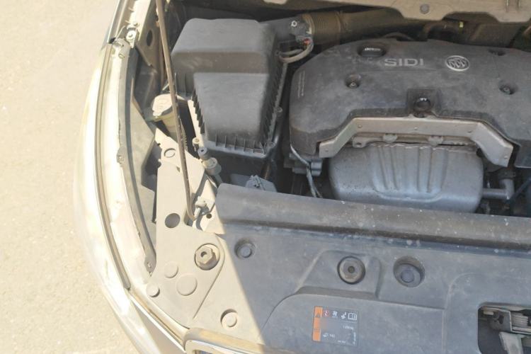 Used Buick GL8 2017 25S Prestige Version China V Standard Engine Bay Right