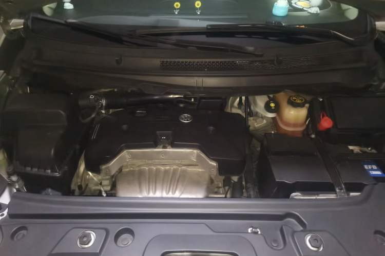 Used Buick GL8 2017 25S Comfort Version China V Standard Engine Bay