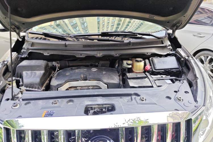 Used Buick GL8 2017 25S Luxury Version China V Standard Engine Bay