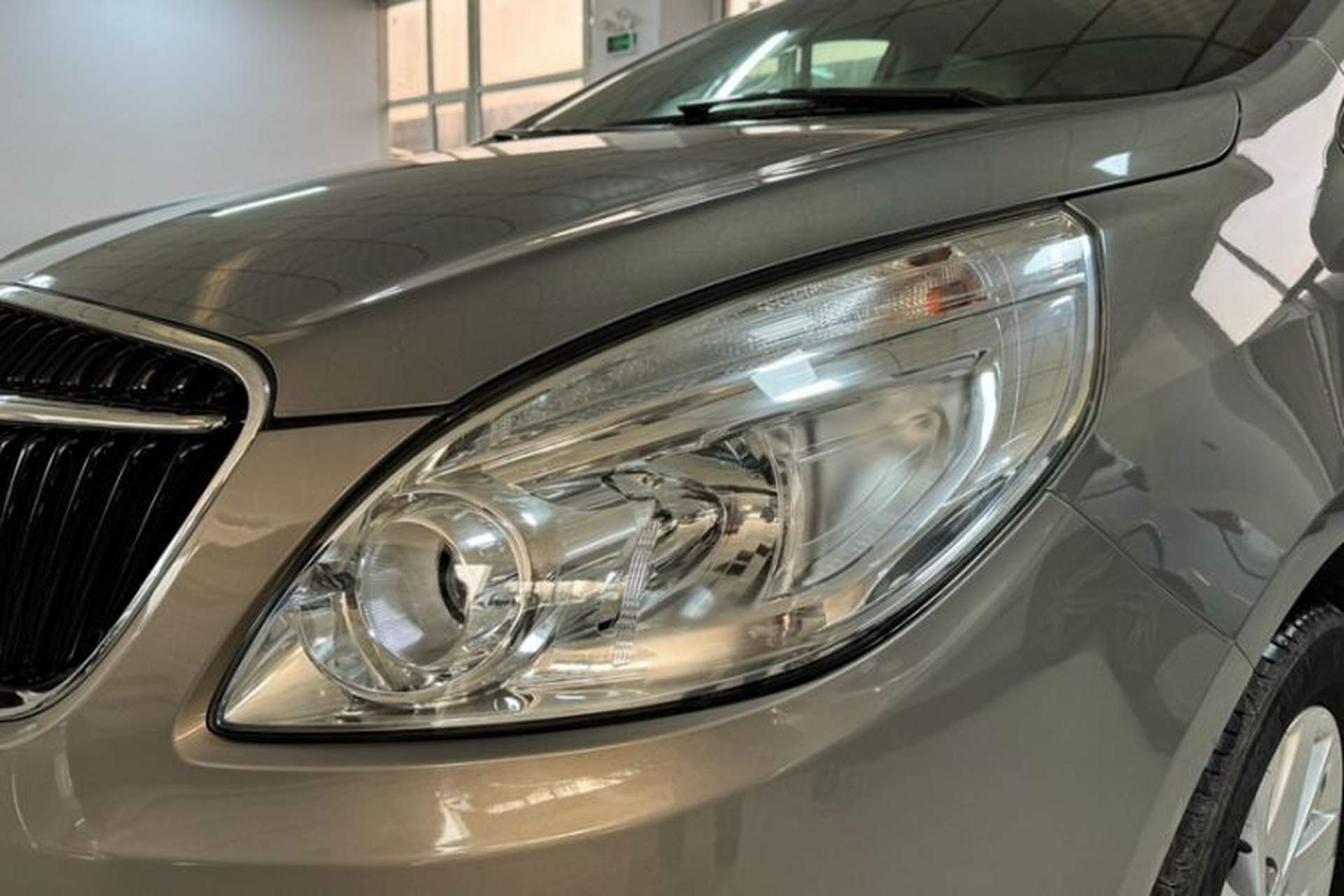Used Buick GL8 2017 25S Prestige Version China V Standard Exterior 11