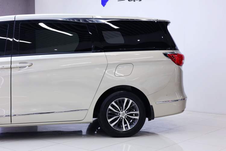 Used Buick GL8 2017 ES 28T Flagship Model China V Standard Exterior 3