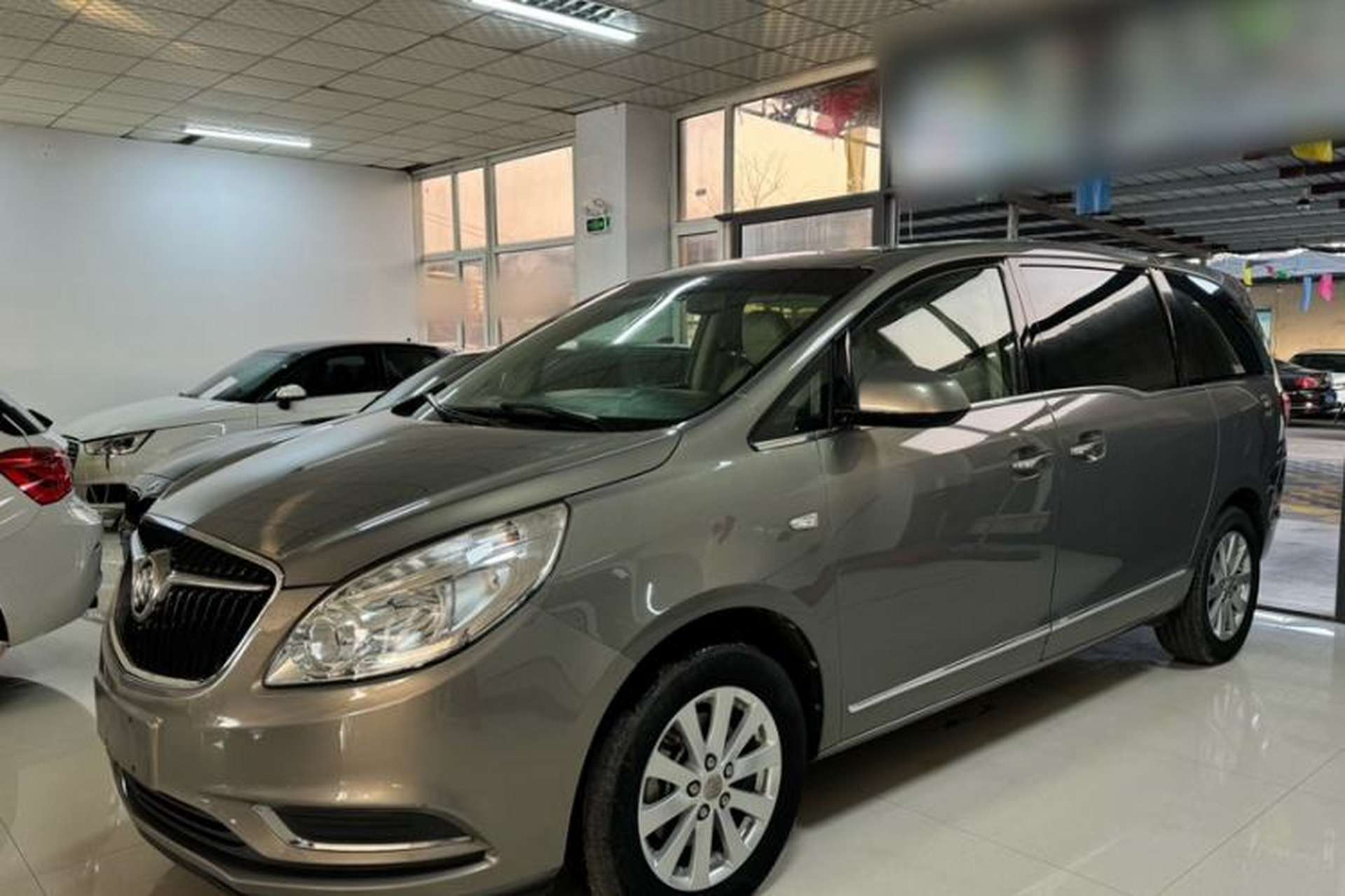 Used Buick GL8 2017 25S Prestige Version China V Standard Front Left 45 Deg