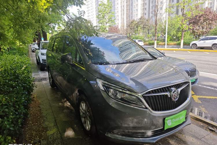 Used Buick GL8 2017 ES 28T Comfort Model China V Standard Front Right 45 Deg