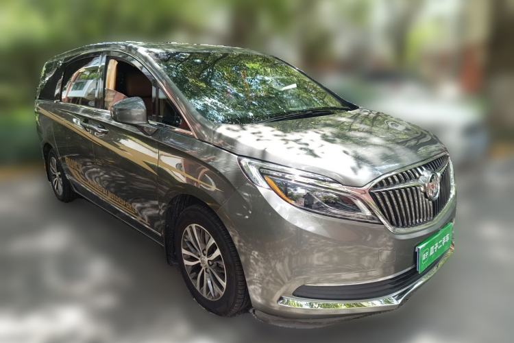Used Buick GL8 2017 ES 28T Luxury Model China V Standard Front Right 45 Deg