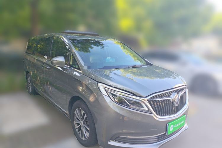 Used Buick GL8 2017 ES 28T Flagship Model China V Standard Front Right 45 Deg