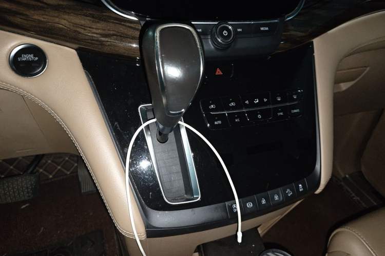 Used Buick GL8 2017 ES 28T Luxury Model China V Standard Gear Lever