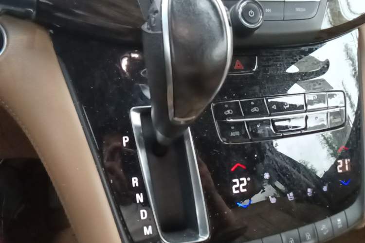 Used Buick GL8 2017 ES 28T Flagship Model China V Standard Gear Lever