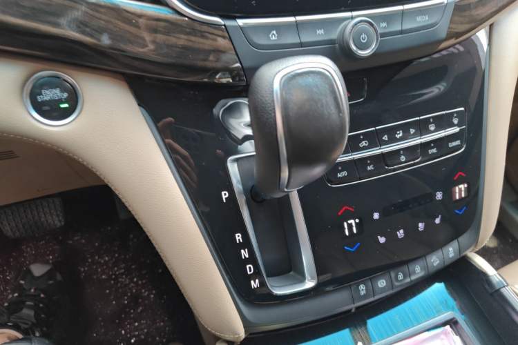 Used Buick GL8 2017 ES 28T Flagship Model China V Standard Gear Lever