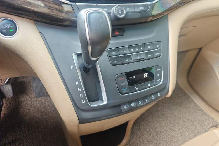 Used Buick GL8 2017 ES 28T Premium Version China V Standard Gear Lever