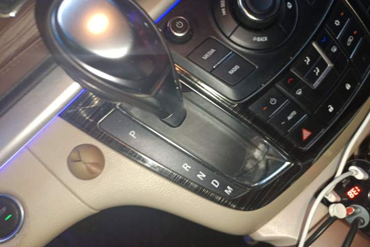Used Buick GL8 2017 25S Luxury Version China V Standard Gear Lever