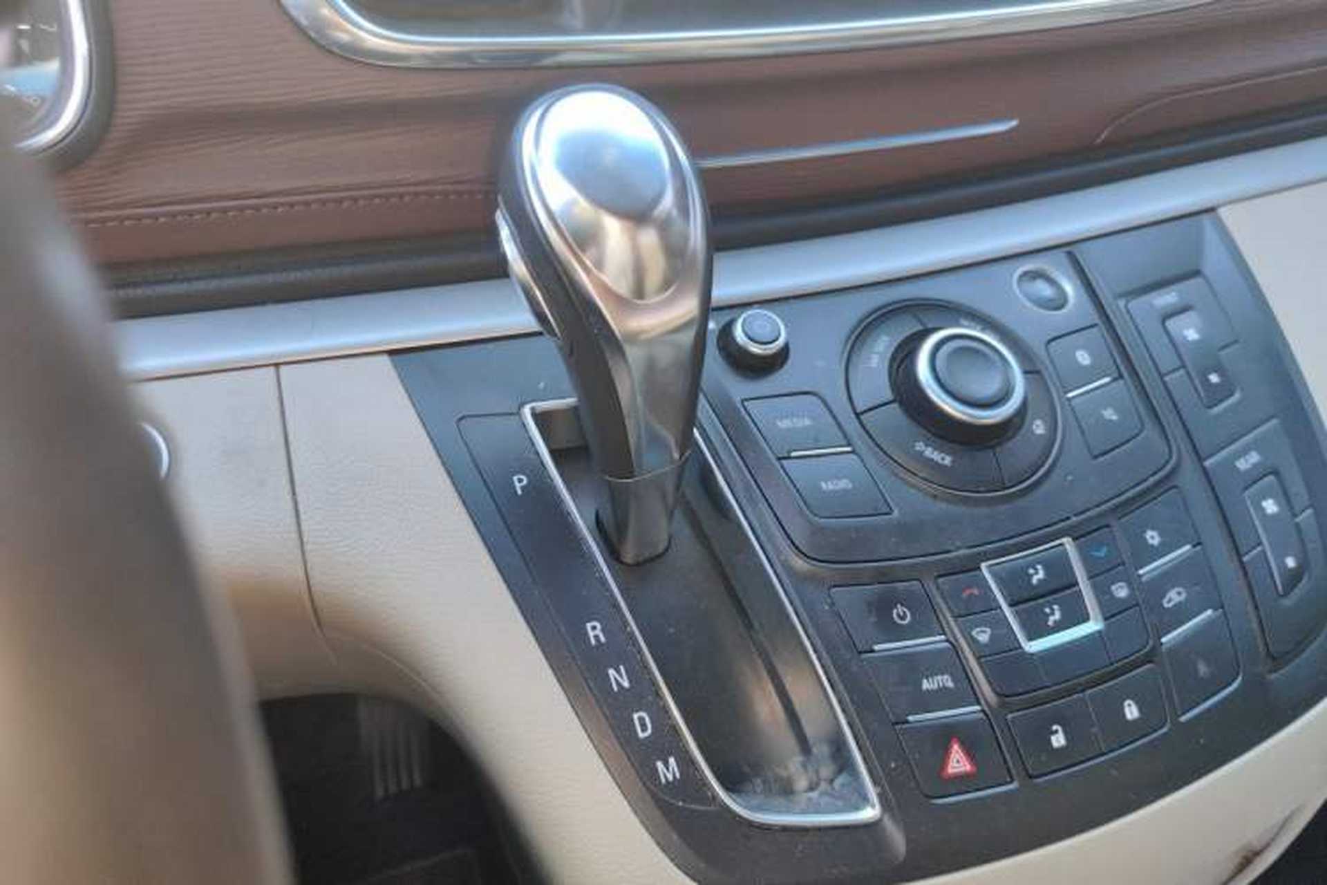 Used Buick GL8 2017 25S Luxury Version China V Standard Gear Lever
