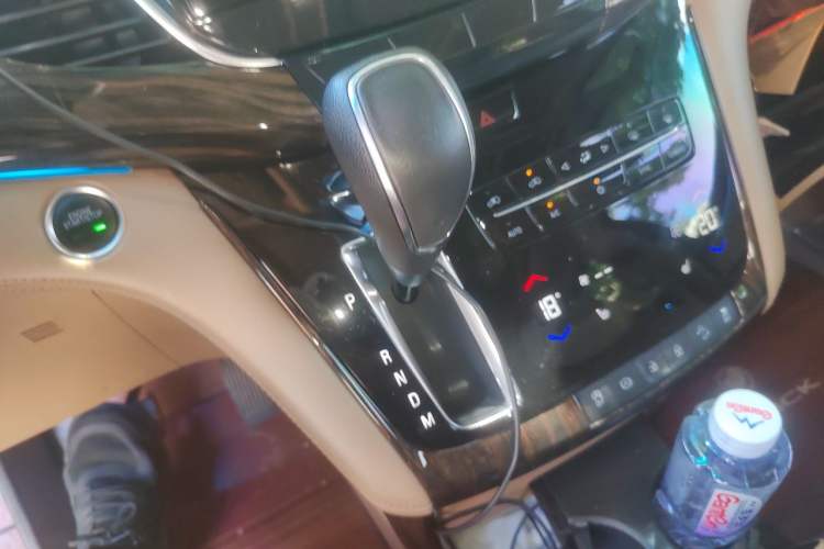 Used Buick GL8 2017 ES 28T Luxury Model China V Standard Gear Lever