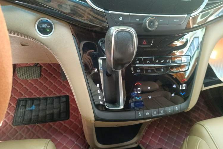 Used Buick GL8 2017 ES 28T Luxury Model China V Standard Gear Lever