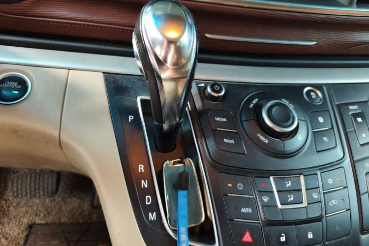 Used Buick GL8 2017 25S Luxury Version China V Standard Gear Lever