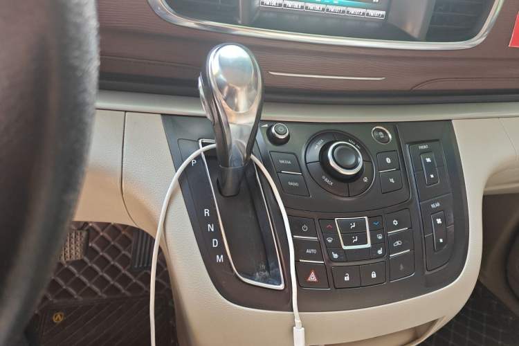 Used Buick GL8 2017 25S Prestige Version China V Standard Gear Lever